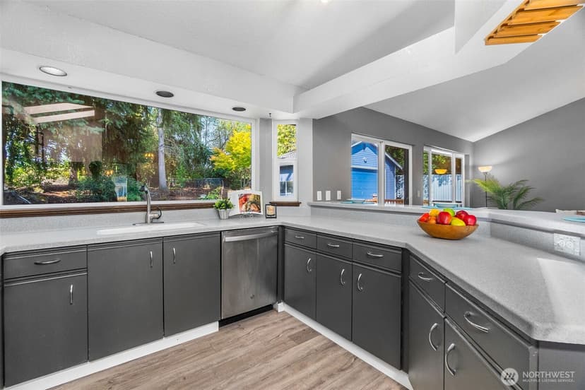 Property photo for 3902 Larchmont Avenue NE, Tacoma photo 19