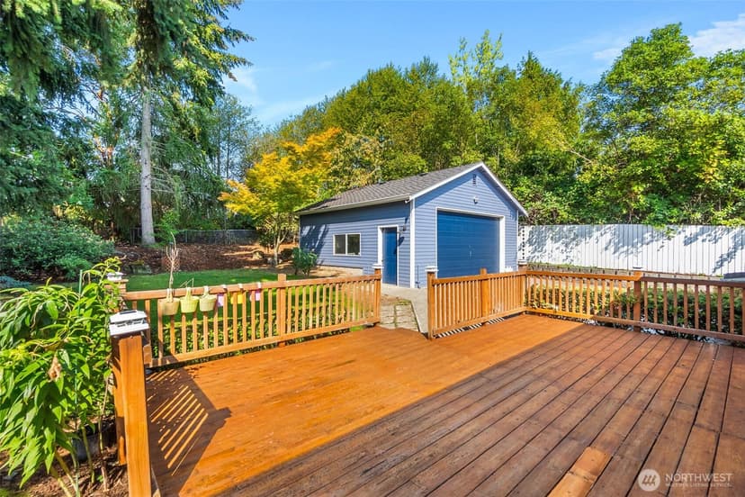 Property photo for 3902 Larchmont Avenue NE, Tacoma photo 7