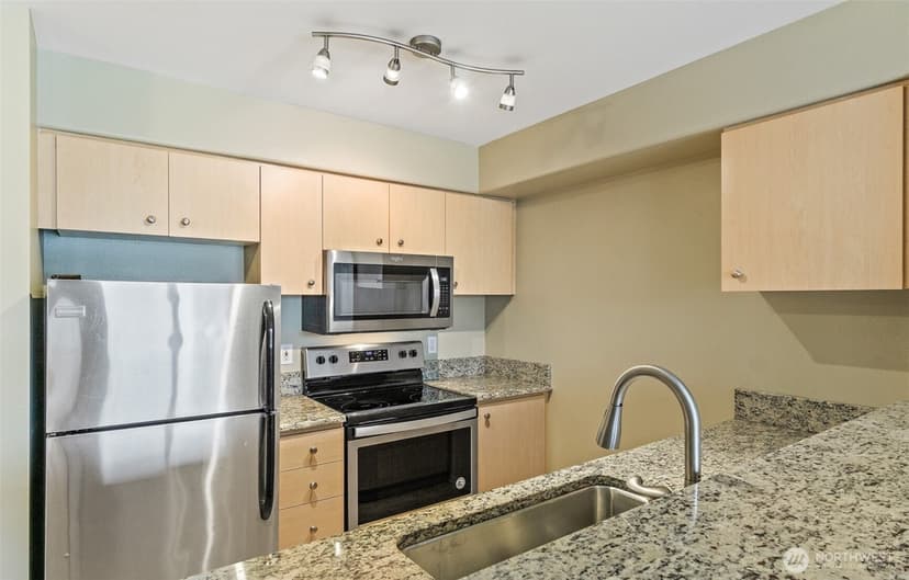 Property photo for 2818 Grand Ave #B502, Everett photo 4
