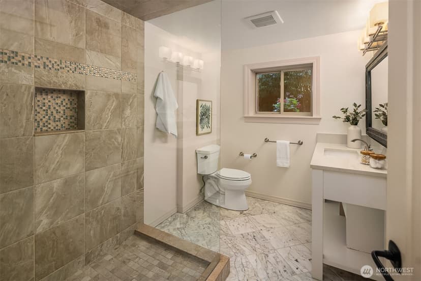 Property photo for 1455 NW 185th Street, Shoreline photo 35