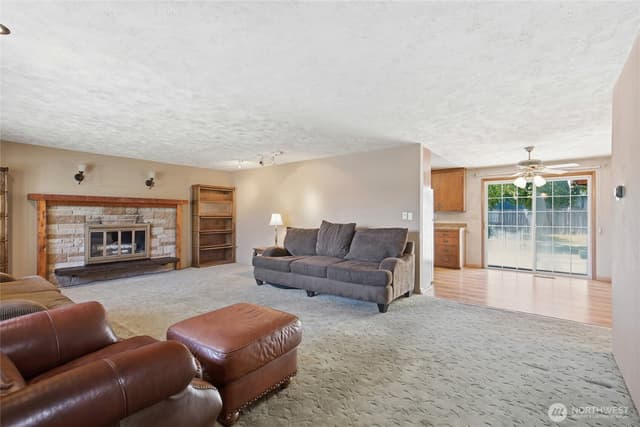 Property photo for 24325 16th Avenue S, Des Moines photo 4