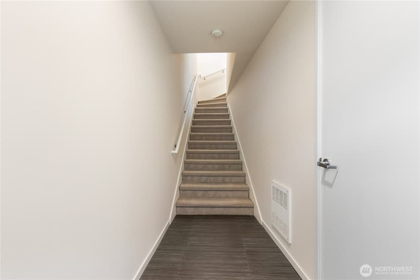 Property photo for 15130 NE 81st Way #104, Redmond photo 5