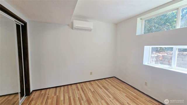 Property photo for 13709 SE 23rd Street #Lower, Bellevue photo 4