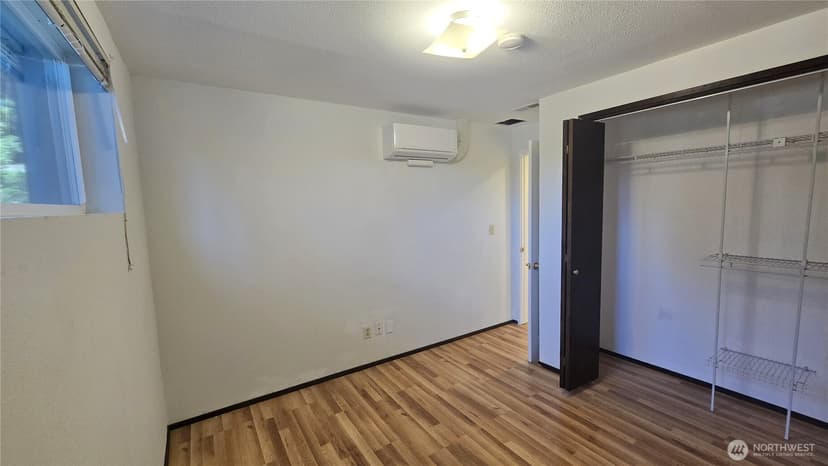 Property photo for 13709 SE 23rd Street #Lower, Bellevue photo 8