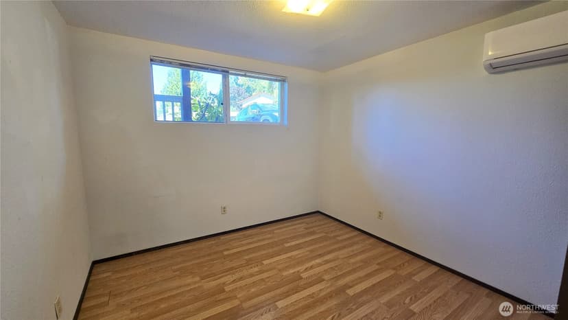 Property photo for 13709 SE 23rd Street #Lower, Bellevue photo 6