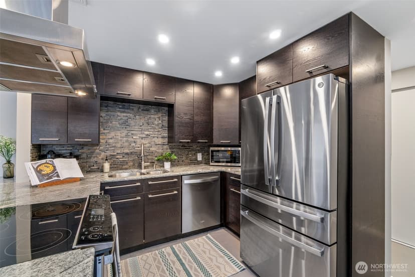 Property photo for 1120 8th Avenue #904, Seattle photo 12