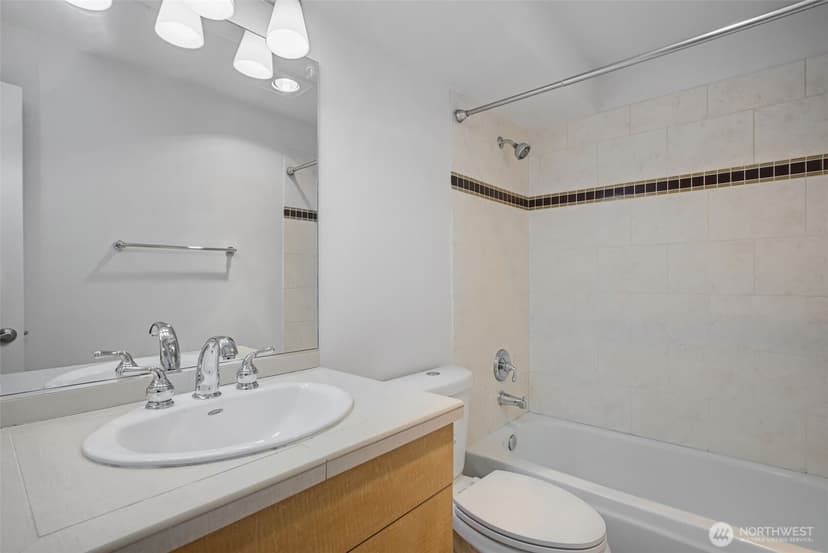 Property photo for 626 4th Avenue W #306, Seattle photo 26