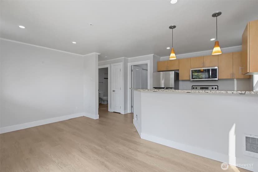 Property photo for 626 4th Avenue W #306, Seattle photo 18