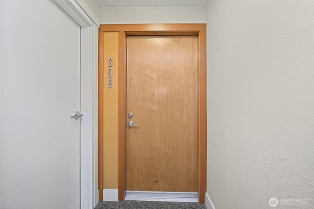 Property photo for 626 4th Avenue W #306, Seattle photo 2