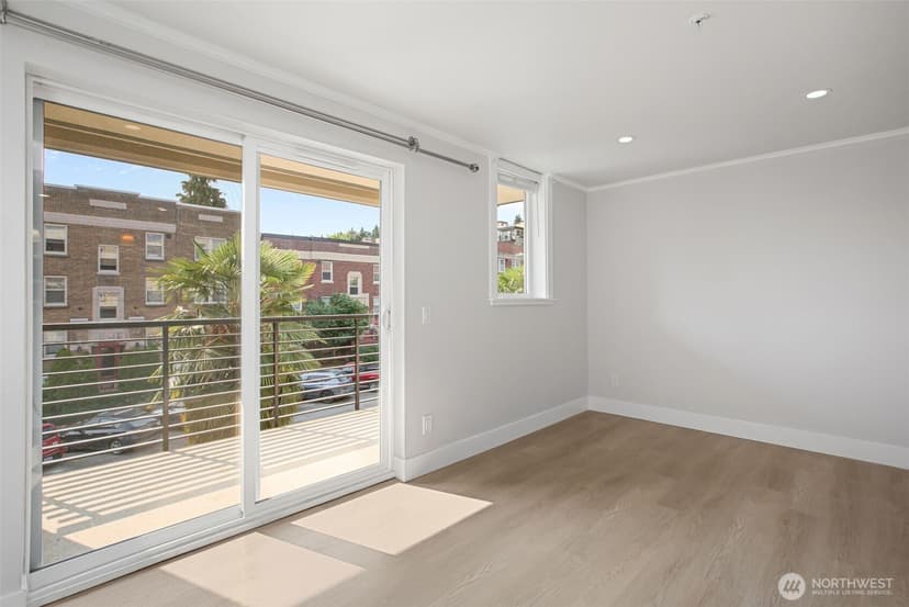 Property photo for 626 4th Avenue W #306, Seattle photo 17