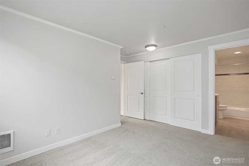 Property photo for 626 4th Avenue W #306, Seattle photo 25