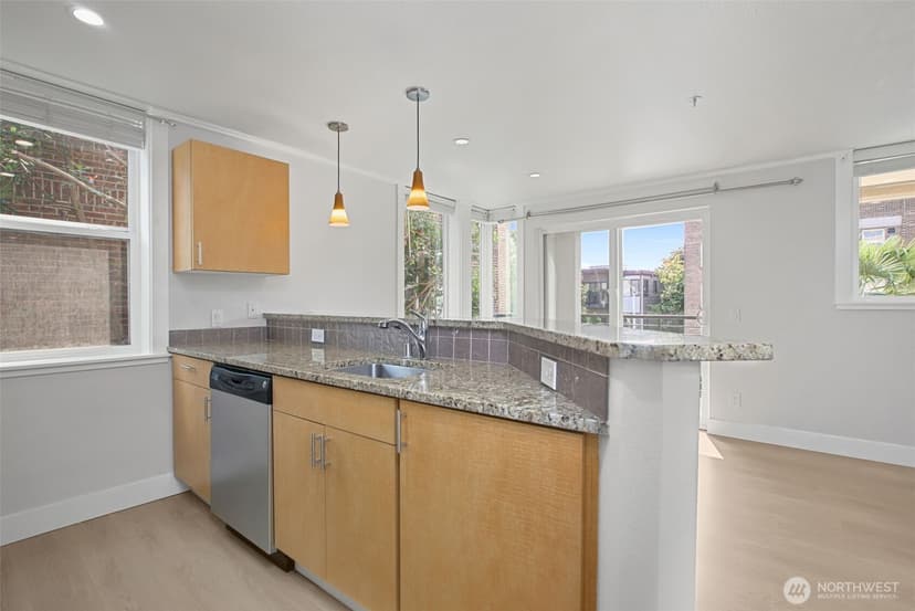 Property photo for 626 4th Avenue W #306, Seattle photo 20