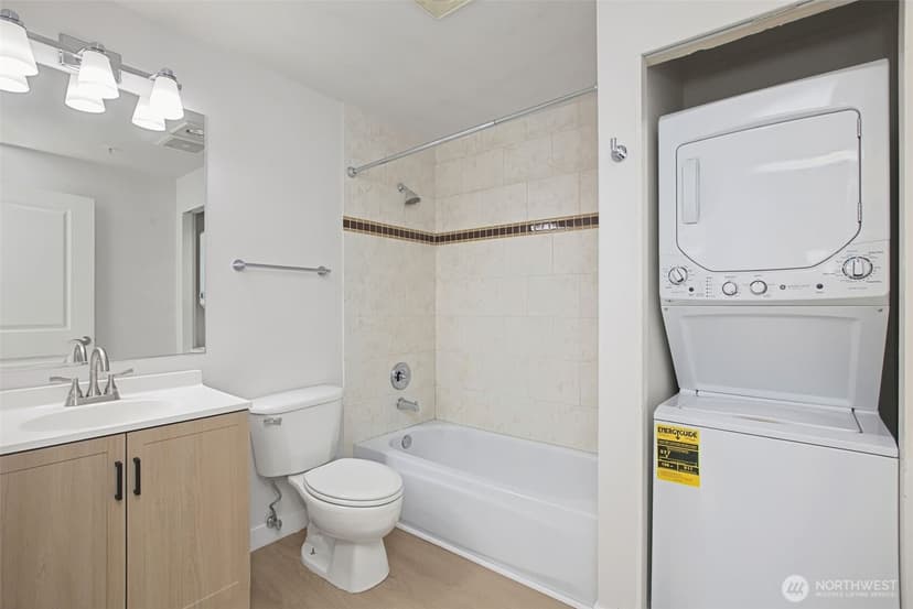 Property photo for 626 4th Avenue W #306, Seattle photo 29