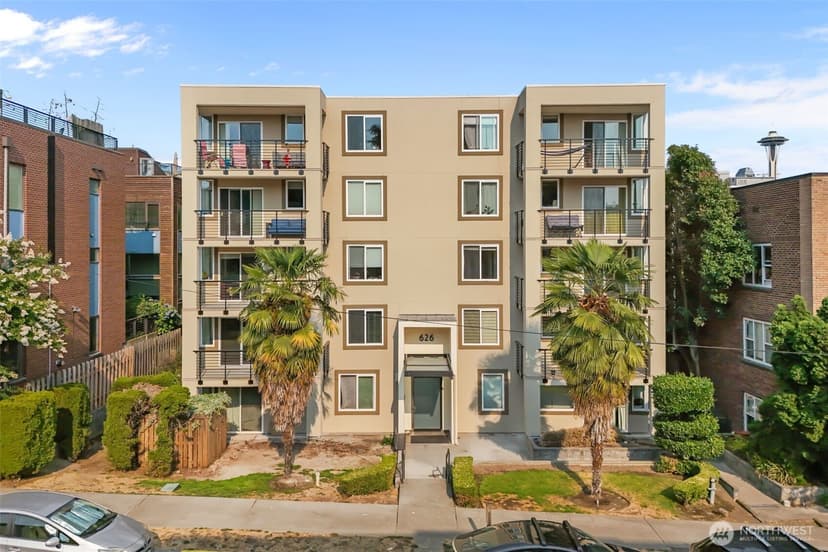 Property photo for 626 4th Avenue W #306, Seattle