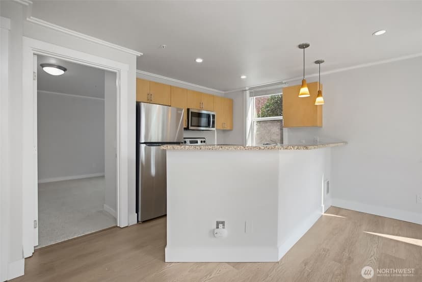 Property photo for 626 4th Avenue W #306, Seattle photo 19