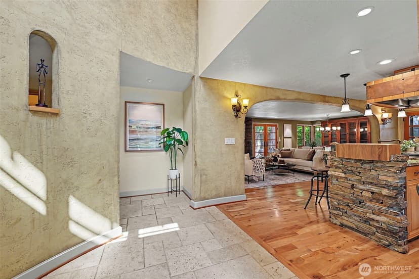 Property photo for 12838 NE 73rd Street, Kirkland photo 3