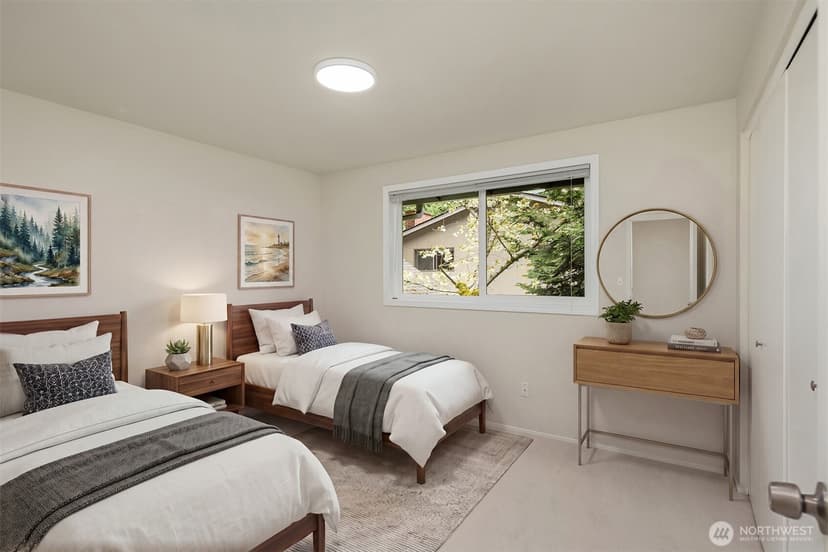 Property photo for 2711 101st Place NE, Bellevue photo 12