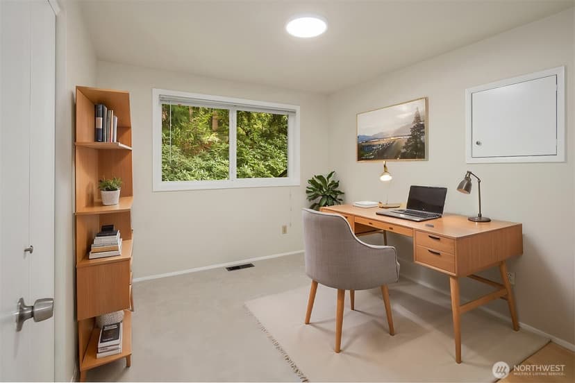 Property photo for 2711 101st Place NE, Bellevue photo 14
