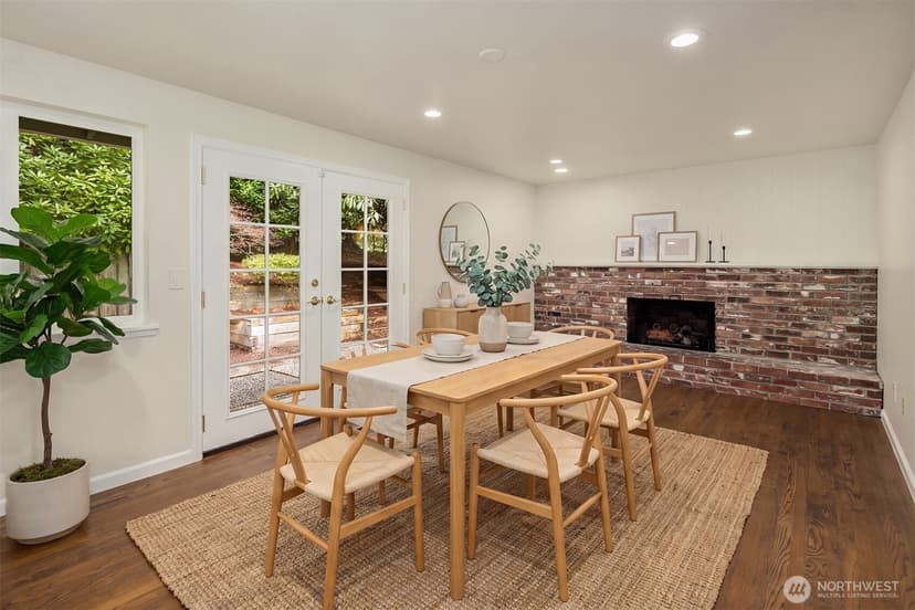 Property photo for 2711 101st Place NE, Bellevue photo 6