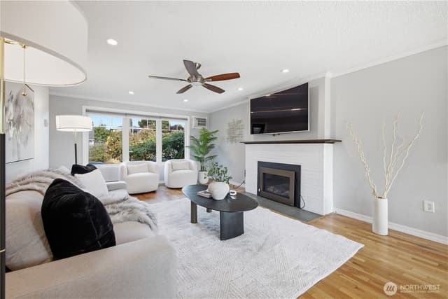Property photo for 8451 40th Avenue SW, Seattle photo 3