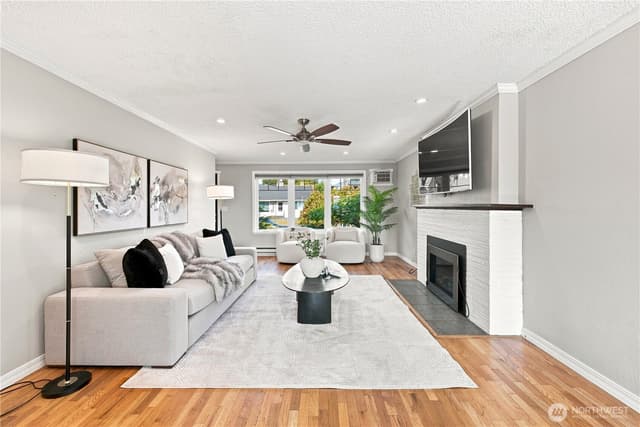 Property photo for 8451 40th Avenue SW, Seattle photo 4