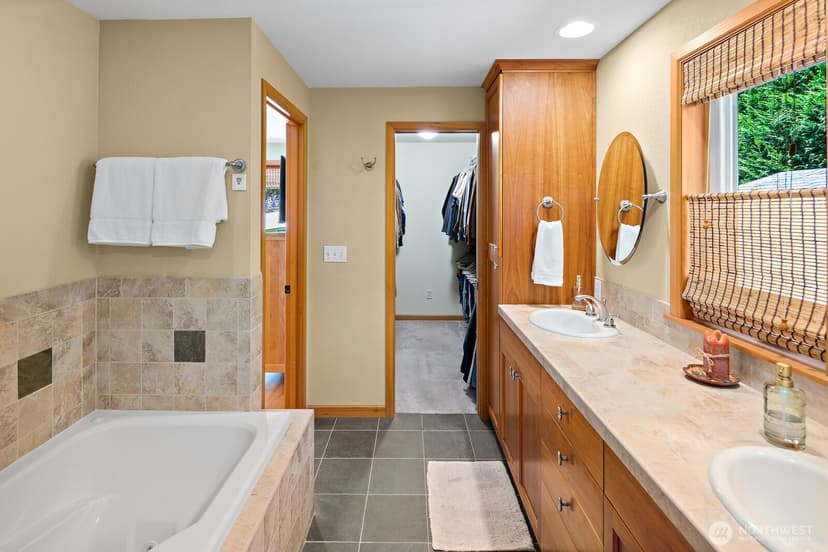 Property photo for 4529 168th Avenue SE, Bellevue photo 27