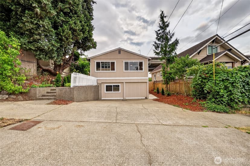 Property photo for 4042 5th Avenue NE, Seattle photo 36