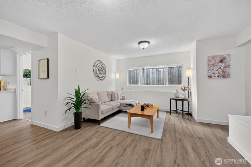 Property photo for 4042 5th Avenue NE, Seattle photo 24