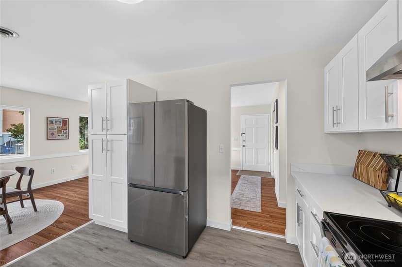 Property photo for 4042 5th Avenue NE, Seattle photo 14