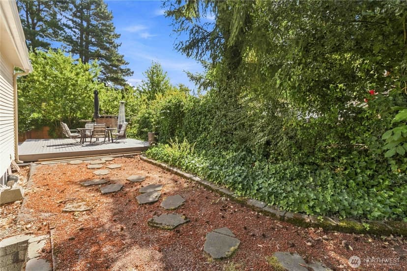Property photo for 14350 Corliss Avenue N, Seattle photo 8