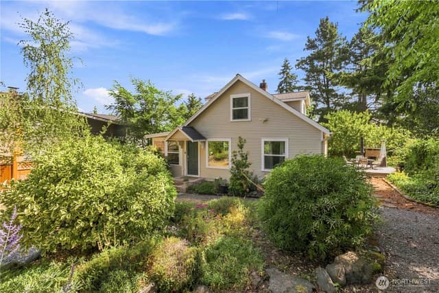 Property photo for 14350 Corliss Avenue N, Seattle photo 3