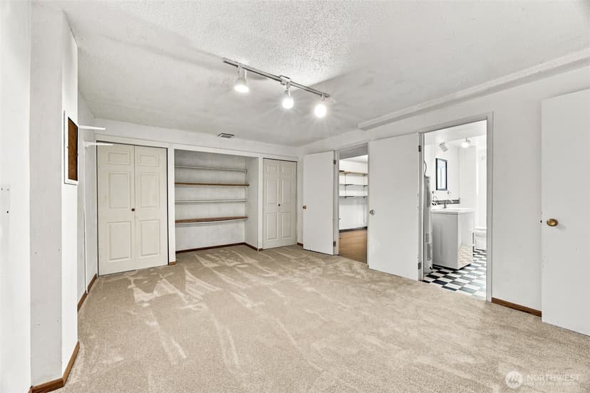 Property photo for 6811 82nd Street SW, Lakewood photo 21