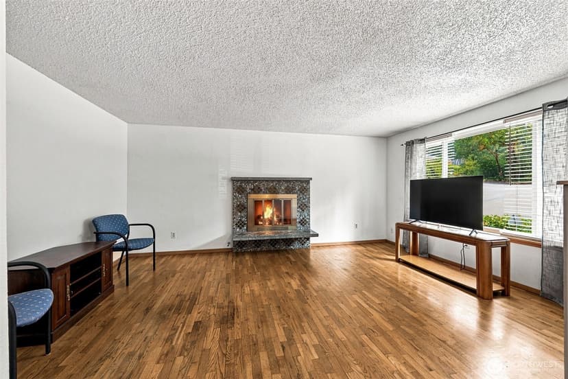 Property photo for 6811 82nd Street SW, Lakewood photo 9