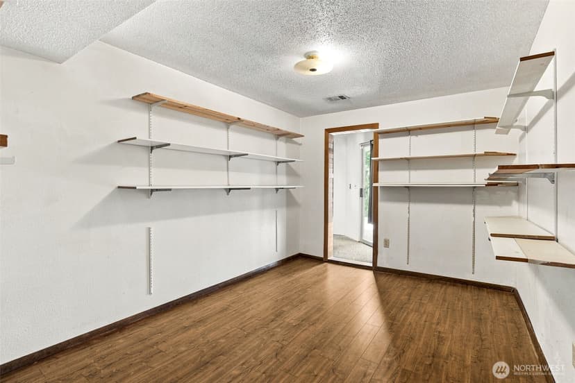 Property photo for 6811 82nd Street SW, Lakewood photo 23