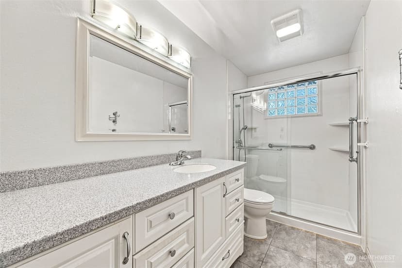 Property photo for 6811 82nd Street SW, Lakewood photo 14