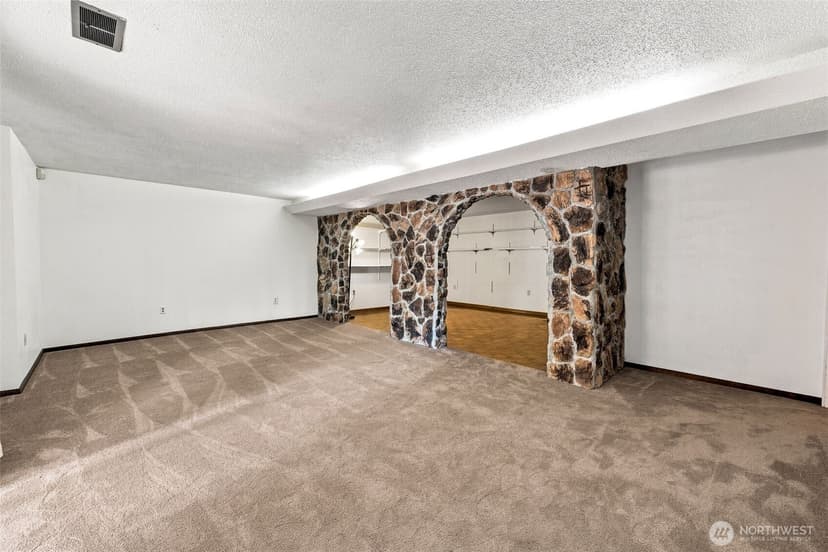 Property photo for 6811 82nd Street SW, Lakewood photo 19