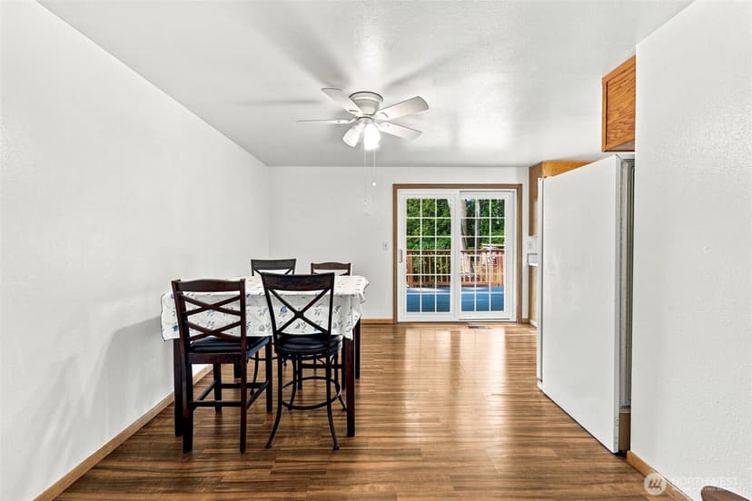 Property photo for 6811 82nd Street SW, Lakewood photo 15
