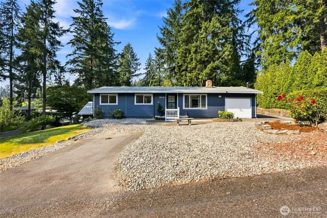 Property photo for 6811 82nd Street SW, Lakewood photo 2