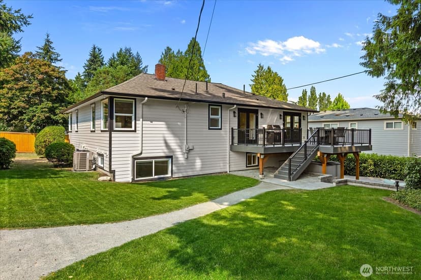 Property photo for 1001 NE 155th Street, Shoreline photo 32
