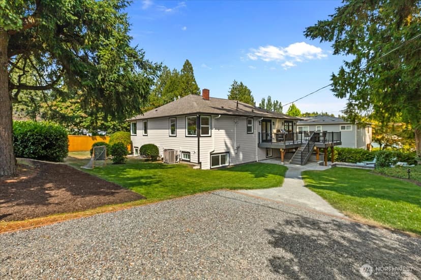 Property photo for 1001 NE 155th Street, Shoreline photo 30