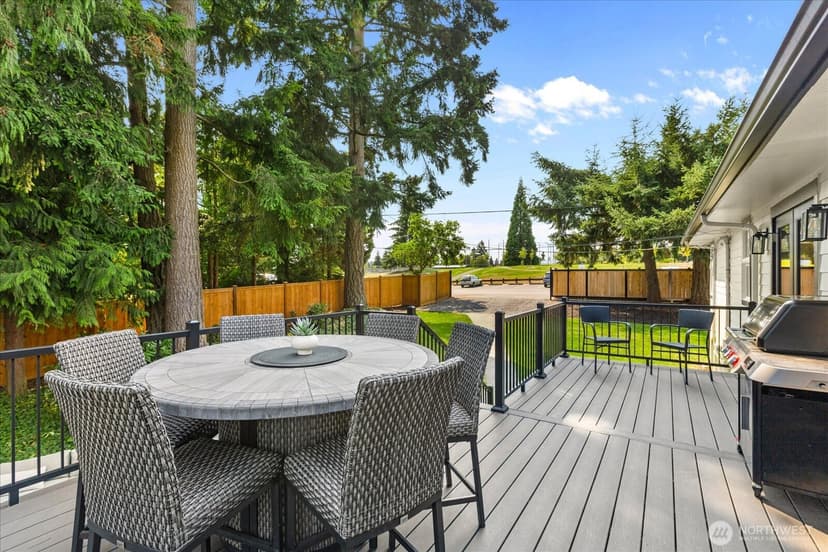 Property photo for 1001 NE 155th Street, Shoreline photo 29