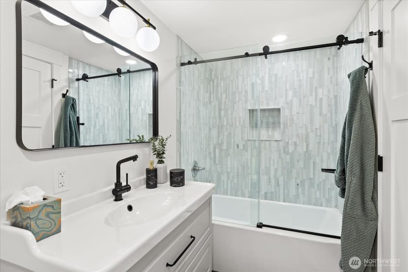Property photo for 1001 NE 155th Street, Shoreline photo 24