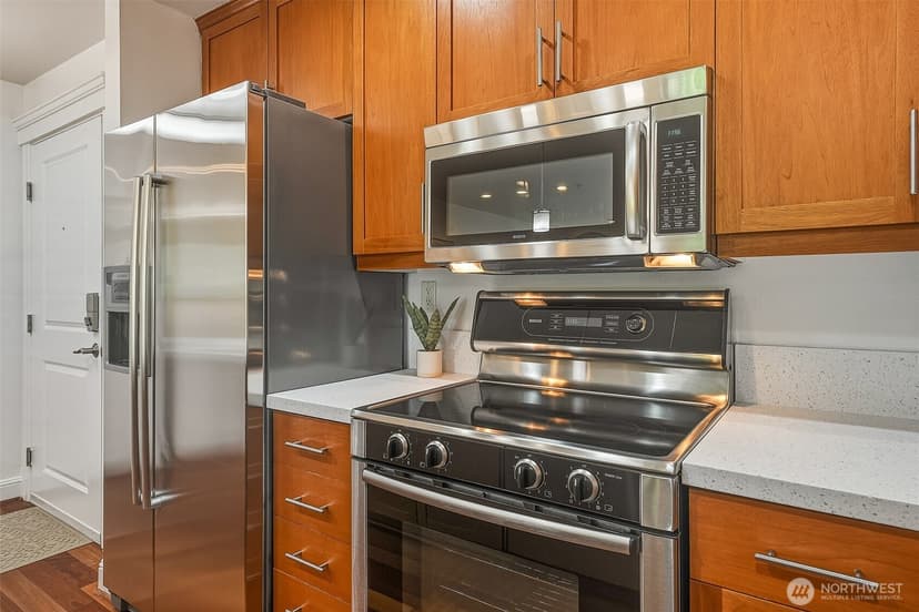 Property photo for 3150 W Government Way #201, Seattle photo 10