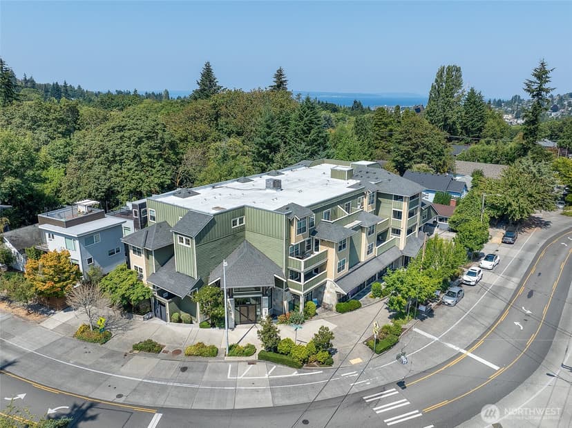 Property photo for 3150 W Government Way #201, Seattle photo 27