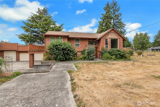 Property photo for 902 66th Avenue E, Fife photo 2