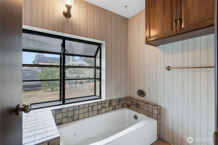 Property photo for 902 66th Avenue E, Fife photo 32