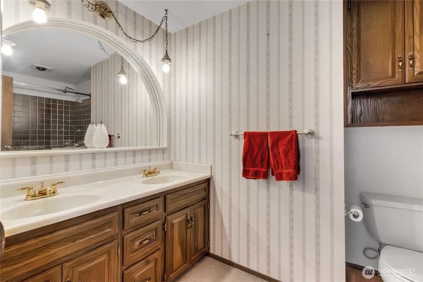 Property photo for 902 66th Avenue E, Fife photo 18