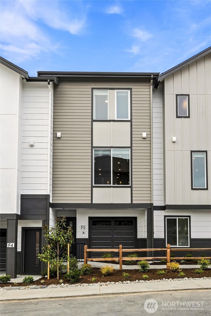 Property photo for 16202 Manor Way #F2, Lynnwood