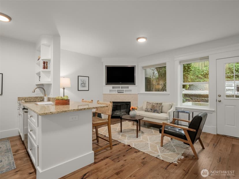 Property photo for 1007 W Newell Street, Seattle photo 27