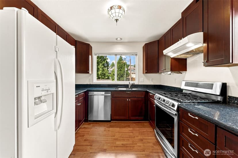 Property photo for 5210 30th Avenue S, Seattle photo 6